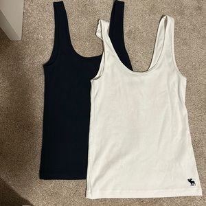 Abercrombie & Fitch Black and White Ribbed Tank Tops (2-Pack)